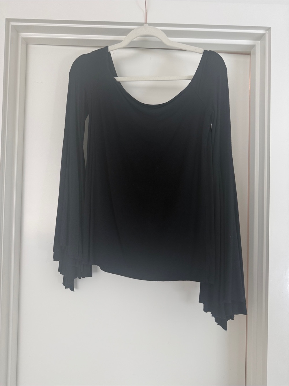 Free People Black Scoop Neck Long-Sleeve Bell sleeve Top medium
